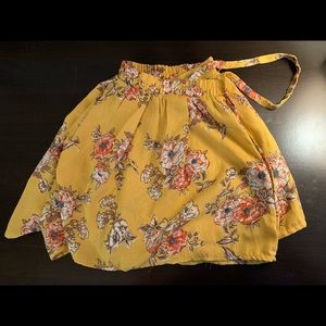 En creme yellow floral flowy shorts
